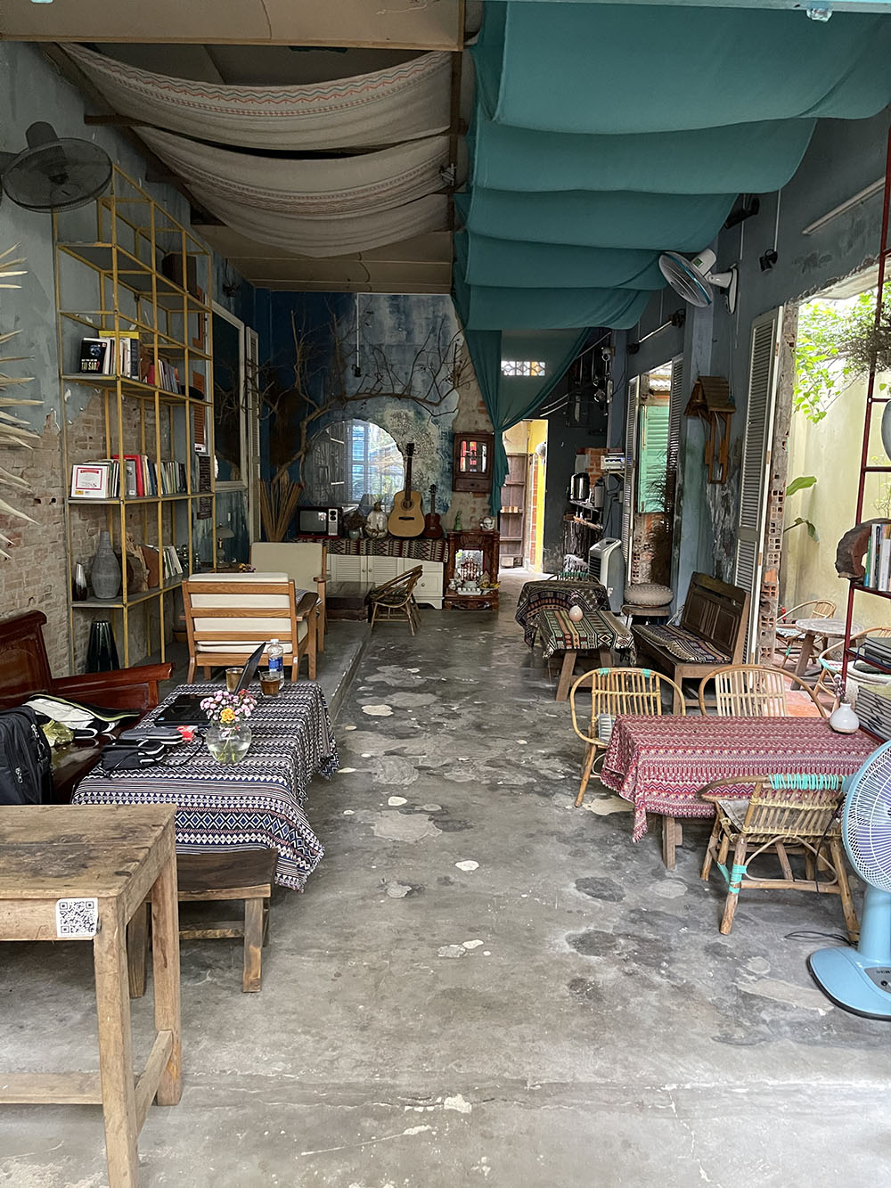 Nhà vườn (4 nở hậu 8,5 x 24,5=125m2) đang kd caphe nhạc Trinh hẻm 8m Lê Quang Định-giá chỉ 116tr/m2